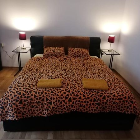 Zagreb Botanical Garden Budget Apartment ภายนอก รูปภาพ