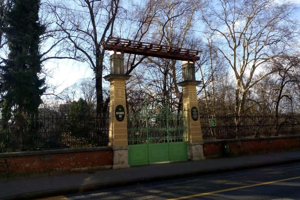 Zagreb Botanical Garden Budget Apartment ภายนอก รูปภาพ