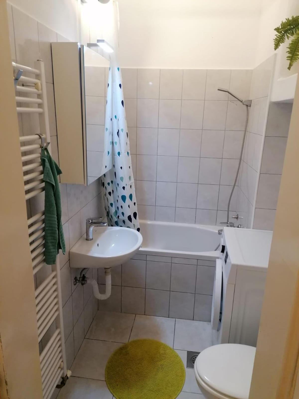 Zagreb Botanical Garden Budget Apartment ภายนอก รูปภาพ